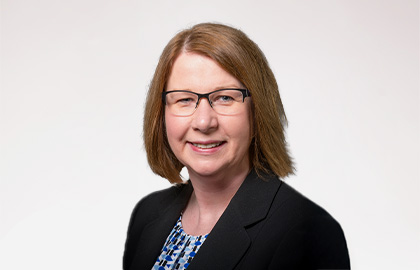 Headshot of Cathy Leaf