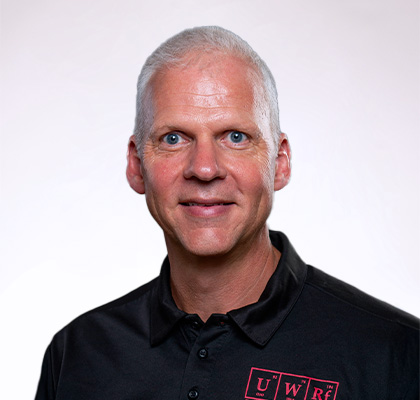 Headshot of Karl Peterson