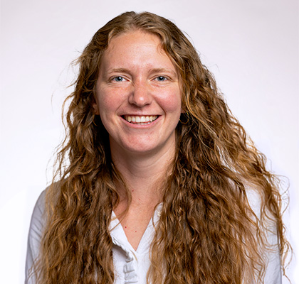 Headshot of Lisa Barbian