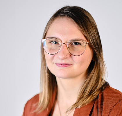 Headshot of Lynn Bierbaum