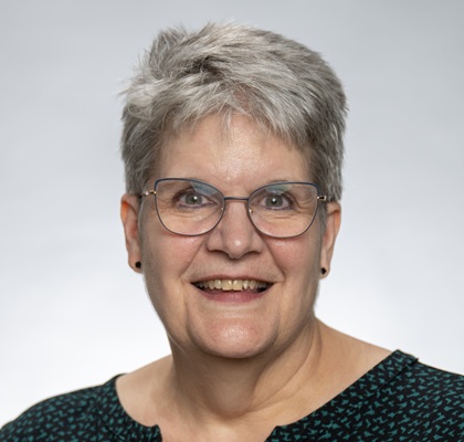 Lynn Lasee headshot