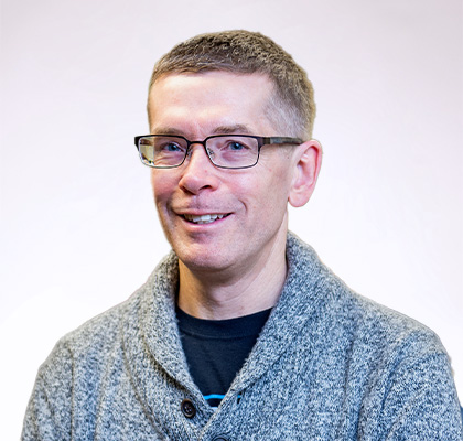 Headshot of Robert Follensbee