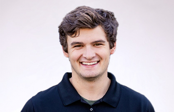 Portrait of Peer Adviser Carter