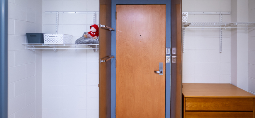 tour room - entrance door
